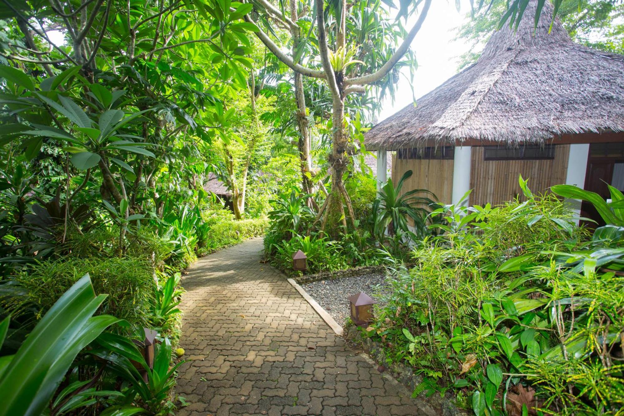 Mandala Spa & Resort Villas Manoc-Manoc Extérieur photo