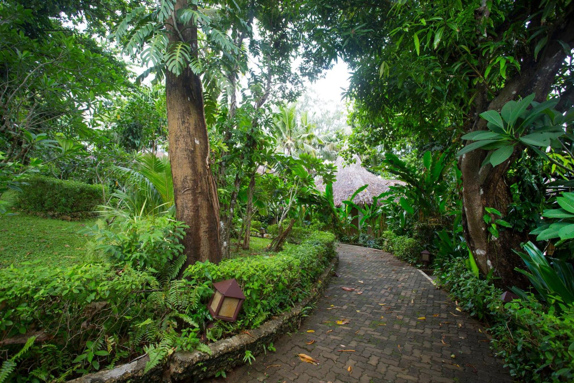 Mandala Spa & Resort Villas Manoc-Manoc Extérieur photo