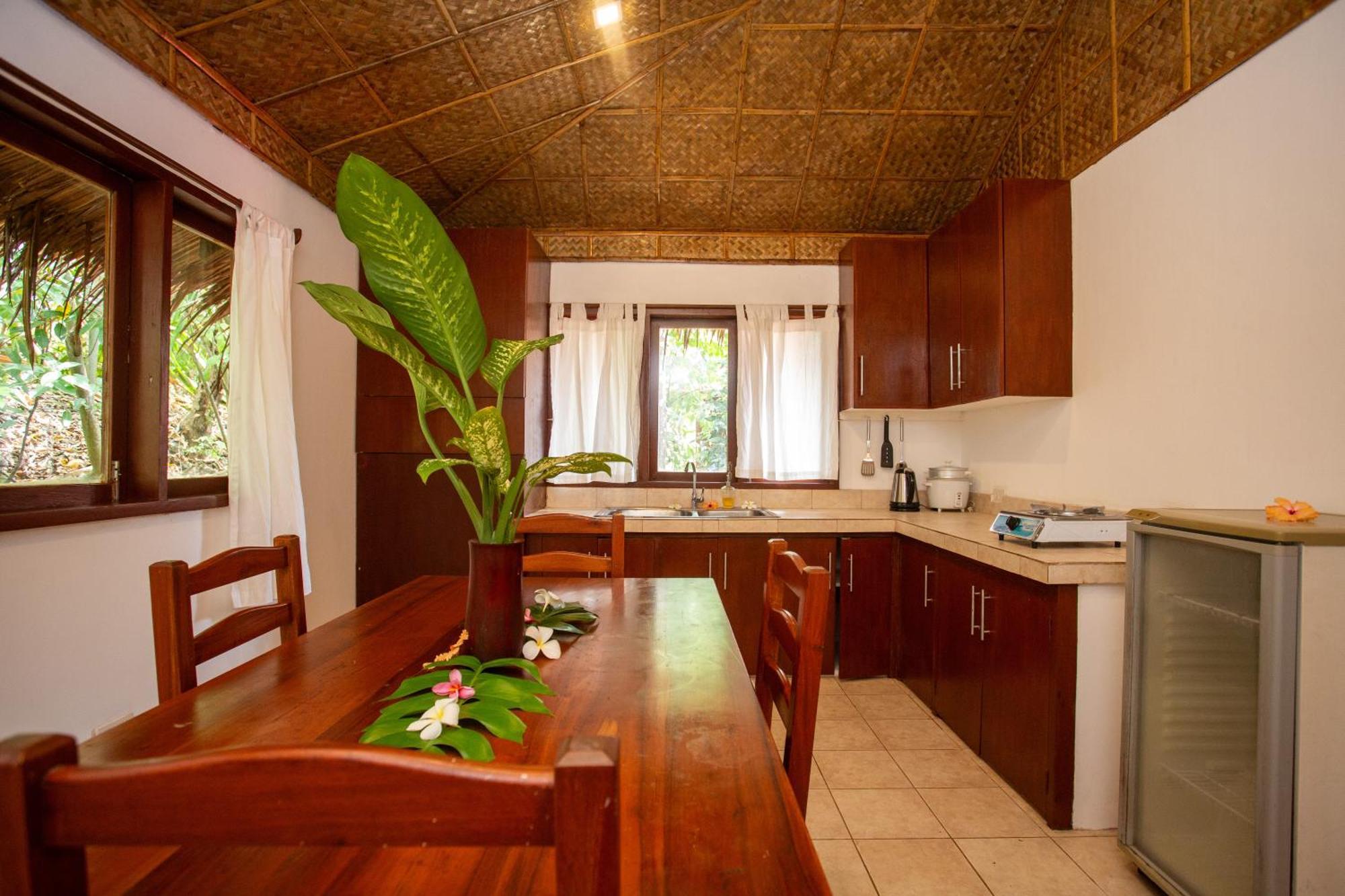 Mandala Spa & Resort Villas Manoc-Manoc Extérieur photo
